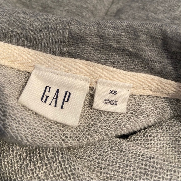 Gap women’s grey short-sleeved sweatshirt hoodie in size x-small - Picture 5 of 8